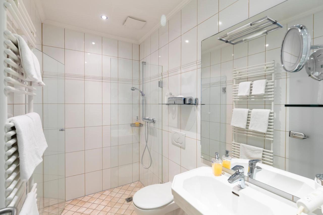 Gut Altona Hotel Dotlingen ภายนอก รูปภาพ